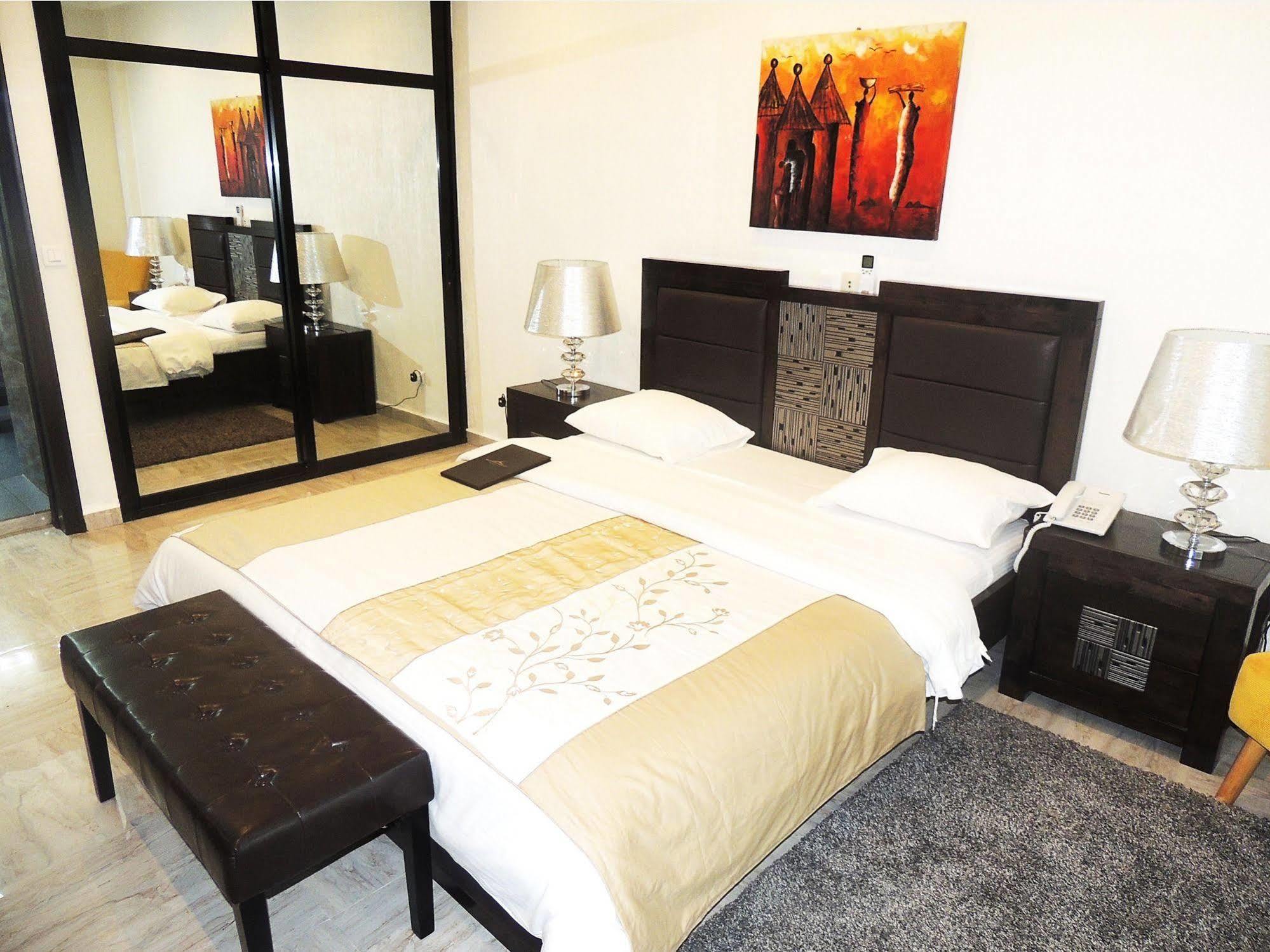 Residences Plein Sud Абиджан Екстериор снимка